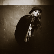 Zz Ward - List pictures