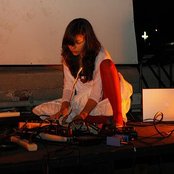 Julia Holter - List pictures