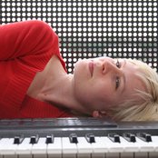 Jenny Hval - List pictures