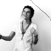 Samuel Larsen - List pictures