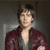 Dean Geyer - List pictures
