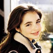 Aselin Debison - List pictures