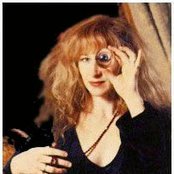 Loreena Mckennitt - List pictures