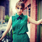 Ariana And The Rose - List pictures