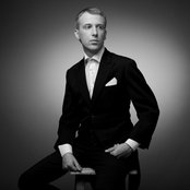 Ten Walls - List pictures