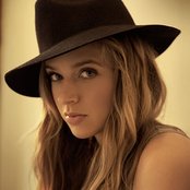Zz Ward - List pictures