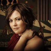 Sara Watkins - List pictures