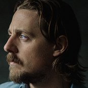 Sturgill Simpson - List pictures