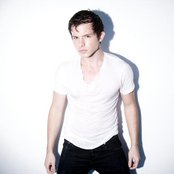 Simon Curtis - List pictures