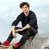 Vance Joy - List pictures