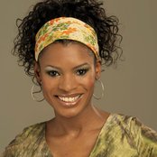 Nicole C. Mullen - List pictures