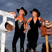 Sunny Cowgirls - List pictures