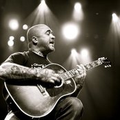 Aaron Lewis - List pictures
