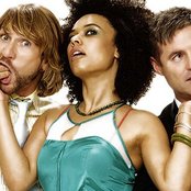 Sneaky Sound System - List pictures