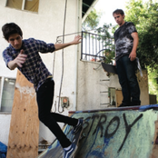 No Age - List pictures