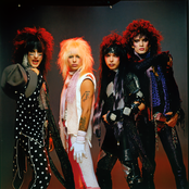 Motley Crue - List pictures