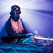 Sbtrkt - List pictures