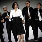 Maliq & D'essentials - List pictures