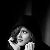 Halie Loren - List pictures