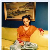 Emm Gryner - List pictures