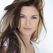 Cassadee Pope - List pictures