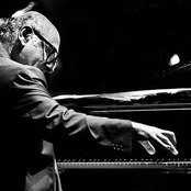 Ludovico Einaudi - List pictures