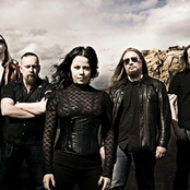 Lullacry - List pictures