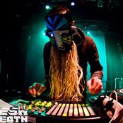 Sbtrkt - List pictures