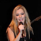 Jennifer Paige - List pictures