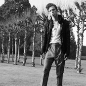 Erik Hassle - List pictures