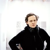 Alva Noto - List pictures