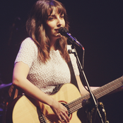 Clarice Falcão - List pictures