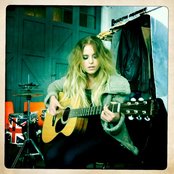 Kyla La Grange - List pictures