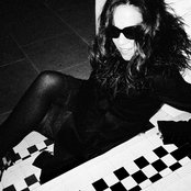 Bebel Gilberto - List pictures