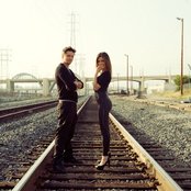 Nikki & Rich - List pictures