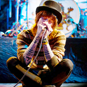 Never Shout Never - List pictures