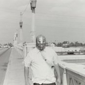 Mexicans With Guns - List pictures