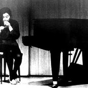 Yoko Ono - List pictures