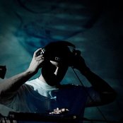 Dj Shadow - List pictures