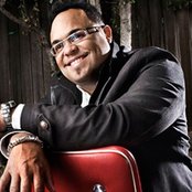 Israel Houghton - List pictures
