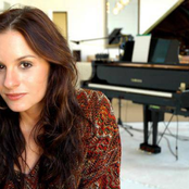 Kara Dioguardi - List pictures
