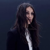 Nicole Sabouné - List pictures