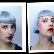 Molly Nilsson - List pictures