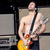 Adam Levine - List pictures