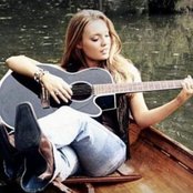 Janelle Arthur - List pictures