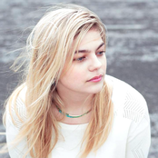 Louane - List pictures