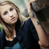 Caitlyn Smith - List pictures