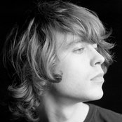 Tom Vek - List pictures