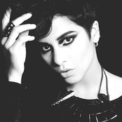 Vicci Martinez - List pictures