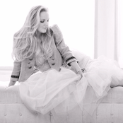 Kerry Ellis - List pictures